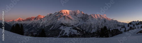 Massif du Mont blanc panoramique