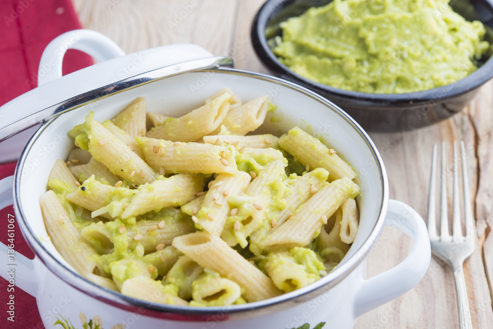 Pasta with guacamole Pasta with guacamole