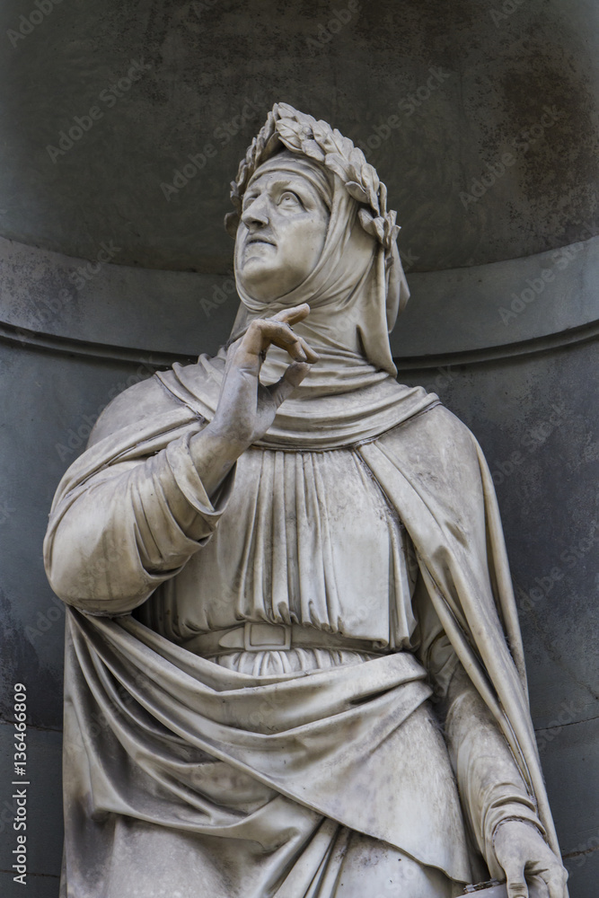 Statue of Francesco Petrarka in Florence