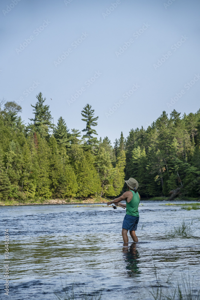 Fischen in der Wildnis