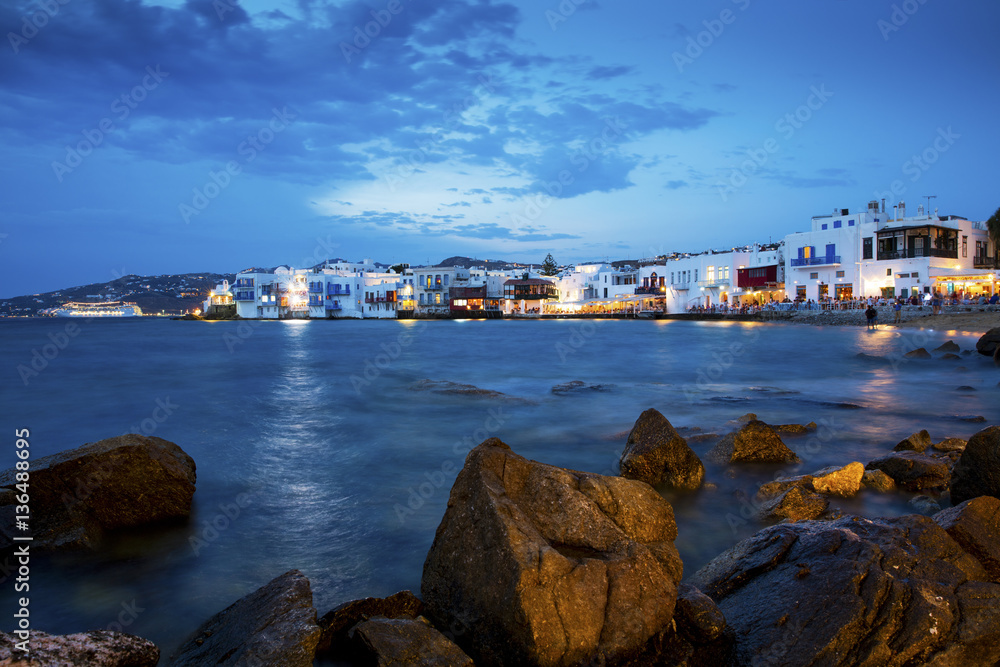 Fototapeta premium Sunset in Mykonos, Greece