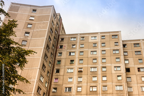 Bild auf Leinwand Plattenbau in Ostberlin