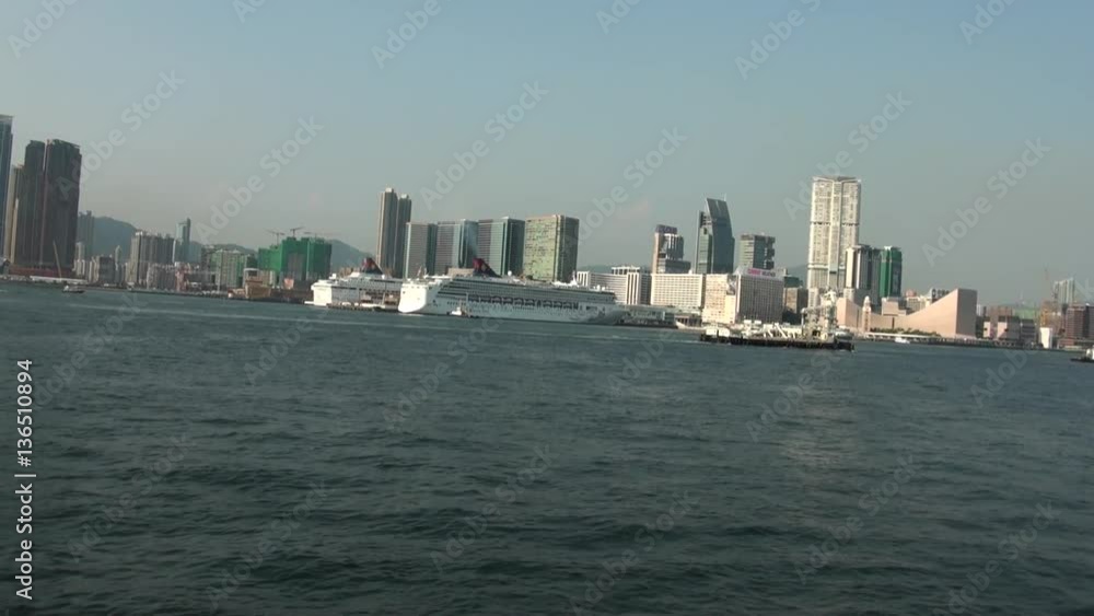 Hong Kong Island City view of Kowloon, in Victoria Harbour -Dan Hong Kong Island City view of Kowloon, in Victoria Harbour -Dan