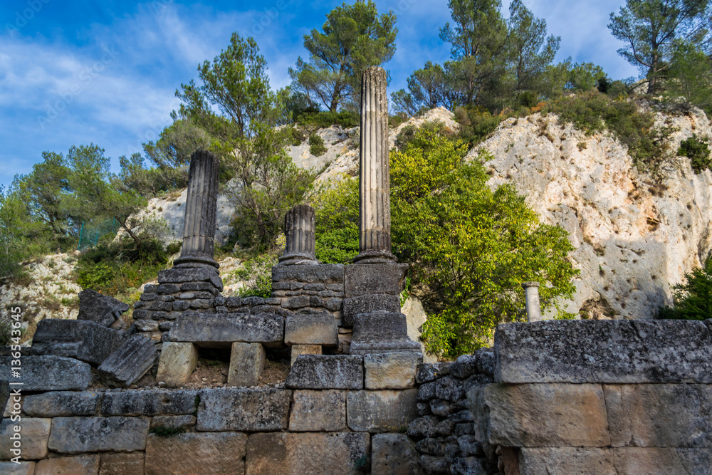 Glanum, les antiques, Saint-Rémy-de-Provence. Glanum, les antiques, Saint-Rémy-de-Provence.