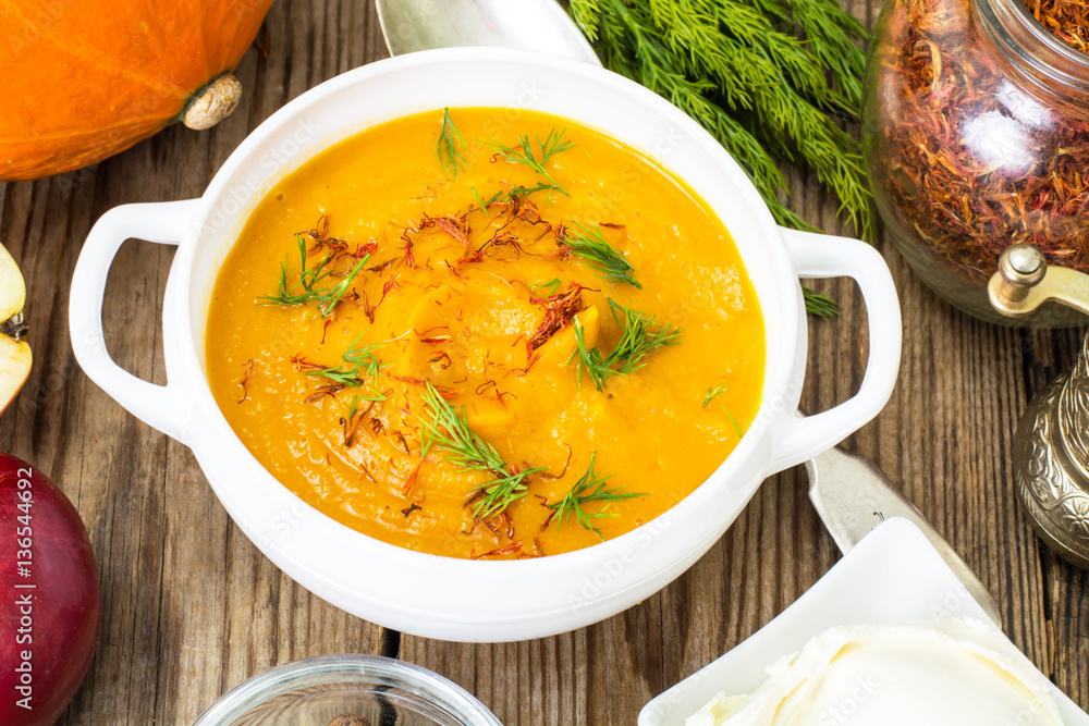 Pumpkin soup with curry, saffron and cheese balls Pumpkin soup with curry, saffron and cheese balls