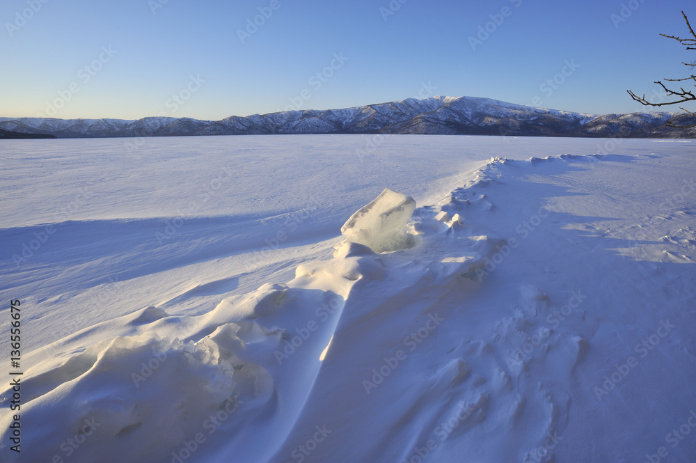 屈斜路湖の御神渡り