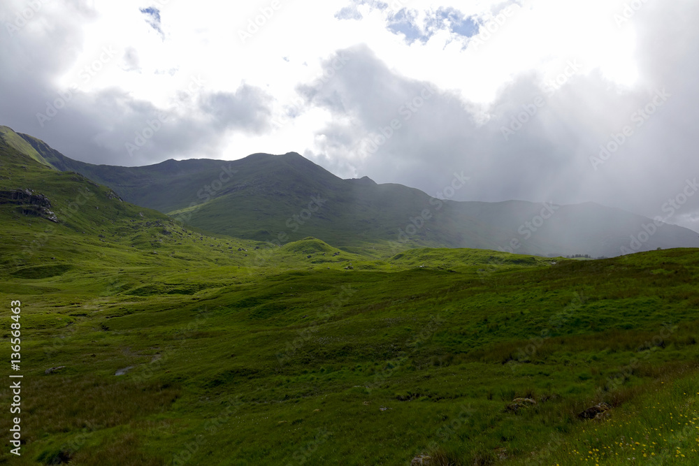 Fototapeta premium Regen in den Highlands Schottland