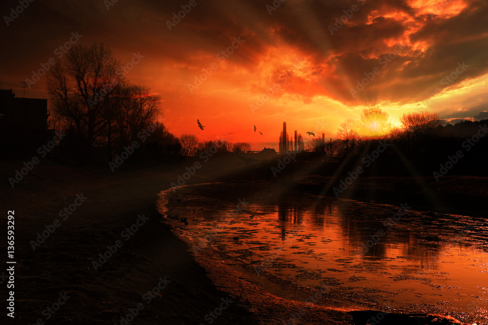 Kolorowy zachód słońca nad rzeką Odrą w Raciborzu. - obrazy, fototapety, plakaty 