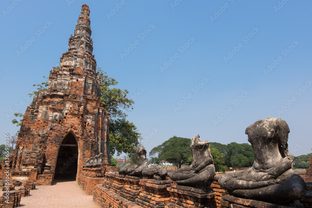 Ruined ancient Buddha at Wat Chaiwatthanaram, the historical Par
