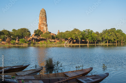 Obraz na płótnie Old main pagoda in Wat Phra ram, the historical Park of Ayutthay w salonie