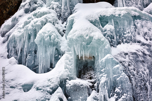 Waterfall in wintertime © Cornelia