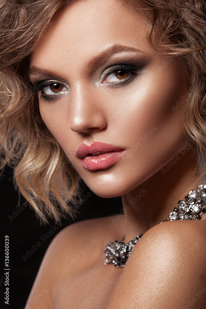 Beauty woman with beautiful make-up color . Beauty woman with beautiful make-up color .