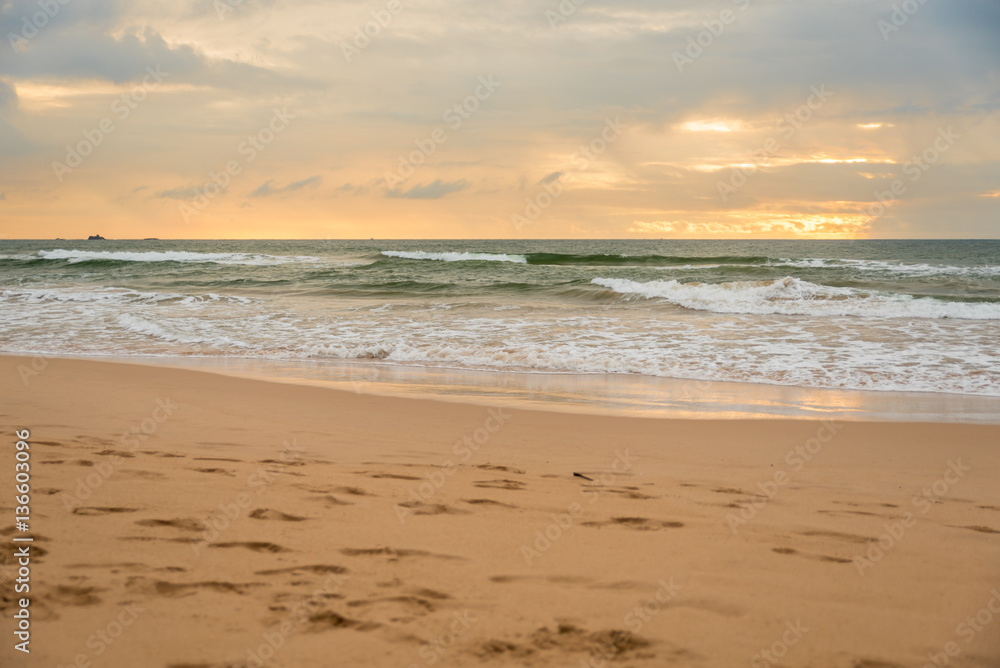 Sandstrand bei Sonnenuntergang