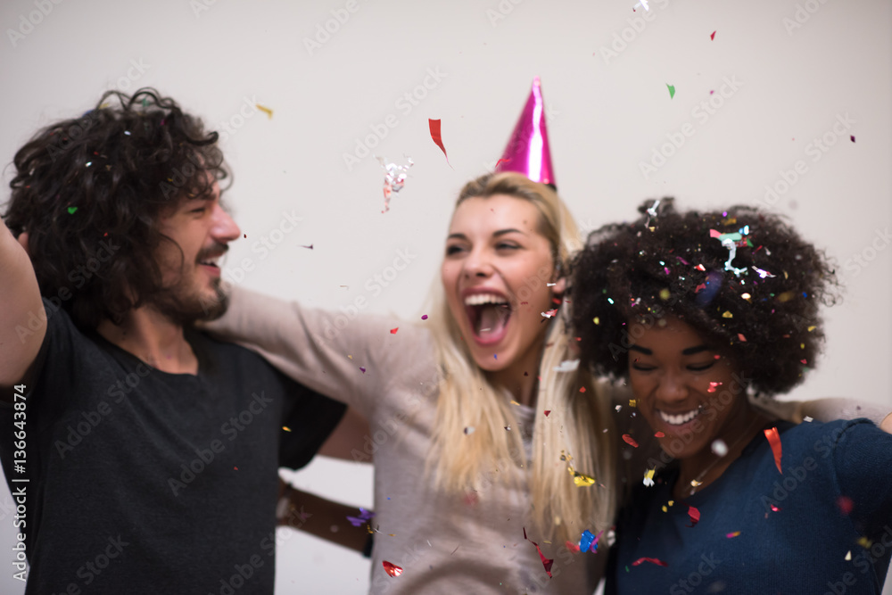 Obraz premium confetti party multiethnic group of people