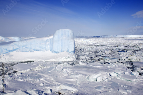 Banquise / Antarctique © PIXATERRA