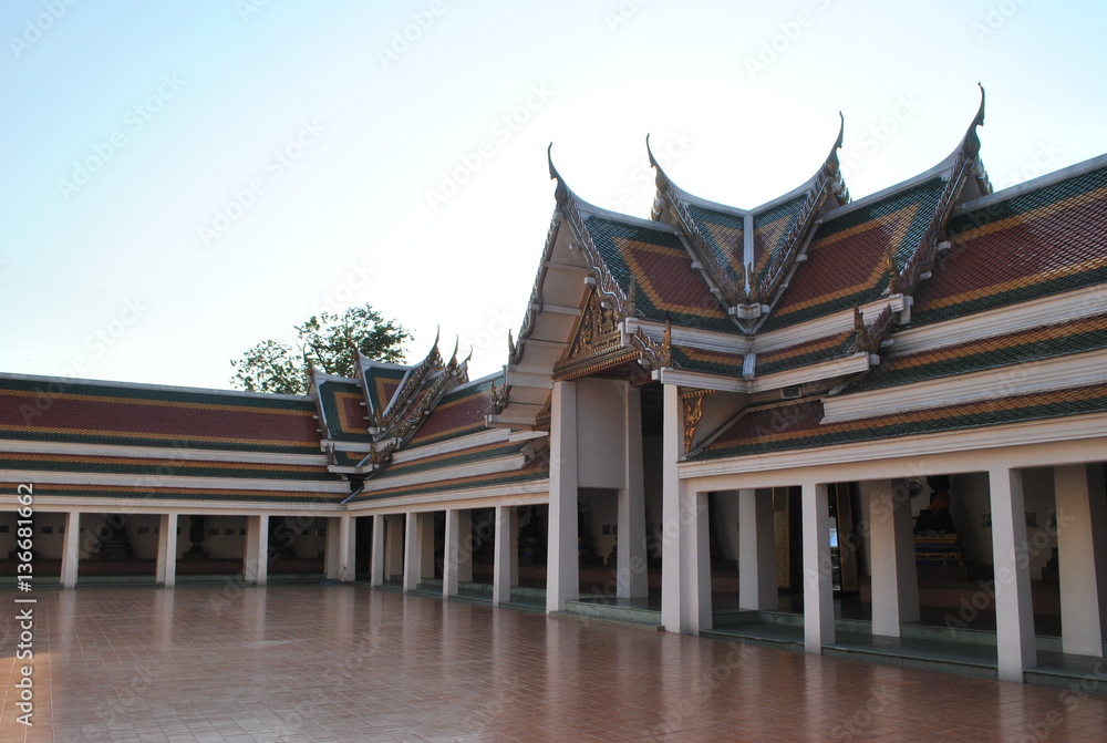 Fototapeta premium Beautiful Architecture Buddhist Building in temple Wat Phra Sri Mahatatu Temple Bangkok thailand
