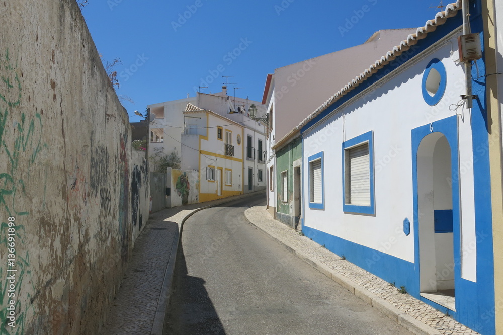 Rue ensoleillée de Lagos, Portugal