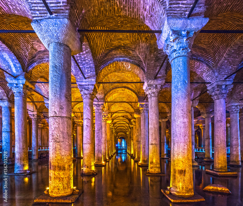 Fotografia The Basilica Cistern, (Yerabathan), Istanbul, Turkey.