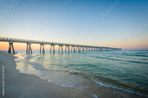 Valokuva The M.B. Miller County Pier and Gulf of Mexico at sunrise, in Pa