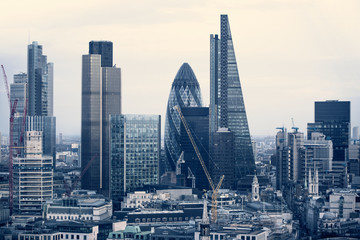 Wandcirkels Londen Gherkin en zakendistrict bij zonsondergang  © IRStone