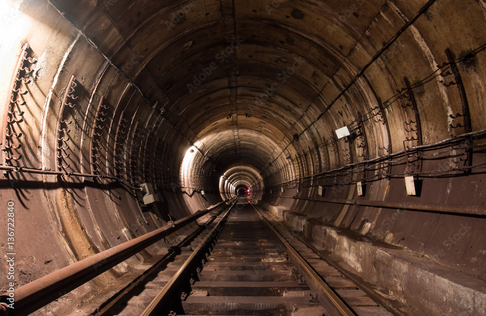 Fototapeta podziemny tunel metra