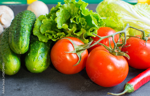 Свежие органические овощи с грядки.