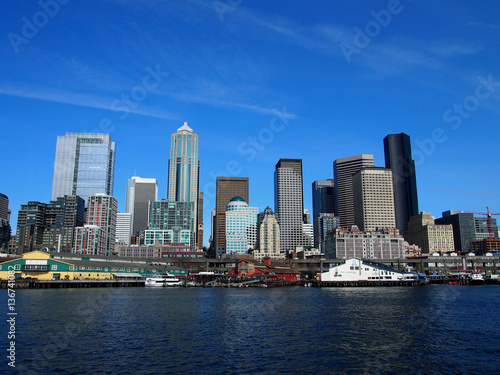 Seattle Skyline with the lake on the foreground © Buntoon