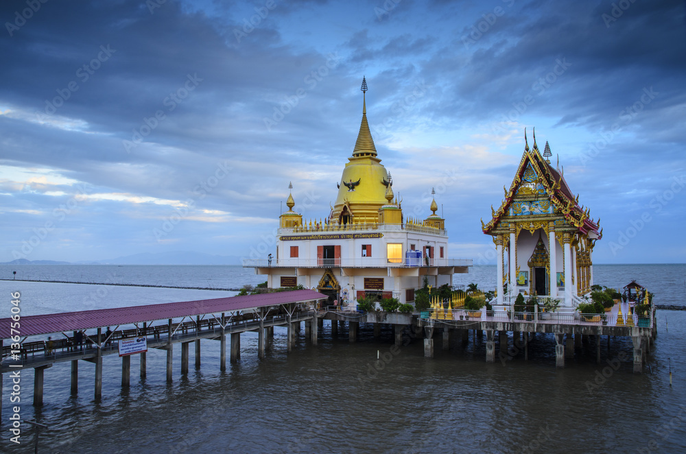 Fototapeta premium temple of storm