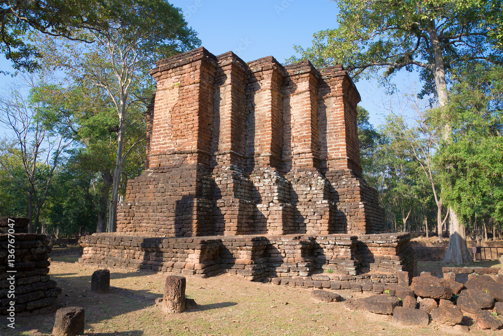 Ruins of the ancient Buddhist temple Wat Avasa Yai. Historical Park Kamphaeng Phet, Thailand