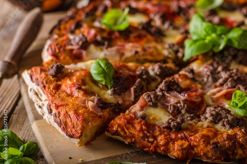 Rustic pizza with minced meat