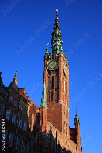 le beffroi de l’hôtel de ville de Gdansk © Pascal06