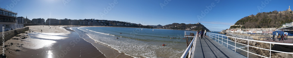 Donostia-San Sebastian, Paesi Baschi, città, Spagna. La spiaggia di La Concha, vista panoramica