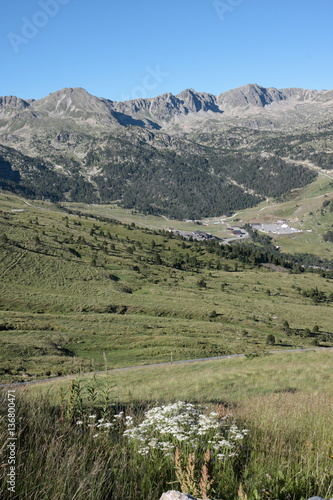 Montagne en Andorre, Pyrenees © arenysam