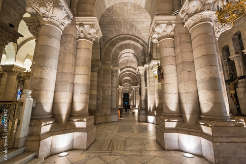 Fototapet Interior of the crypt of the famous La Almudena Cathedral, Madrid, Spain