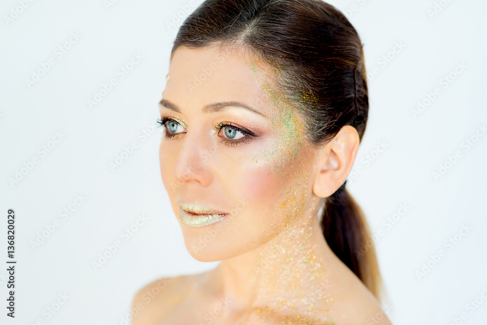 Naklejka premium portrait of a beautiful woman with make-up