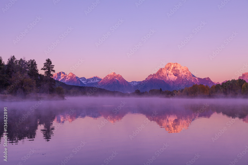 Obraz premium Sunrise Fall Reflection in the Tetons