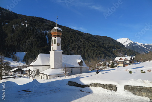 Dorfkirche von Gortipohl photo