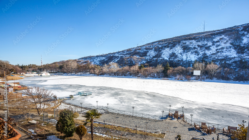 Obraz premium View on Turtle lake in winter time, Tbilisi, Georgia