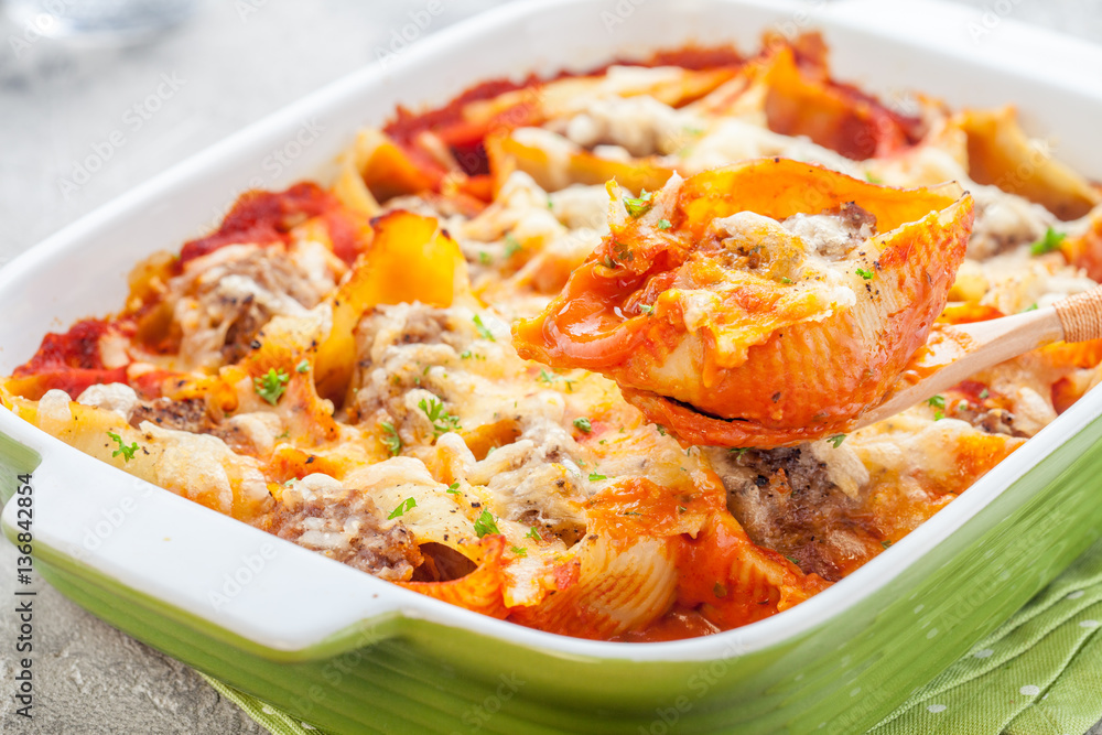 Obraz premium stuffed pasta shells with meat