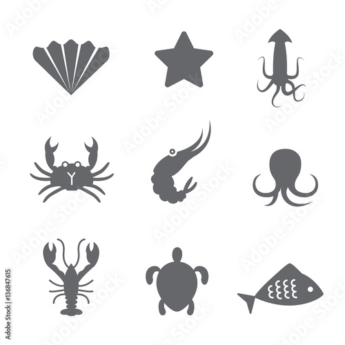 Icons with aquatic animals. © ductru