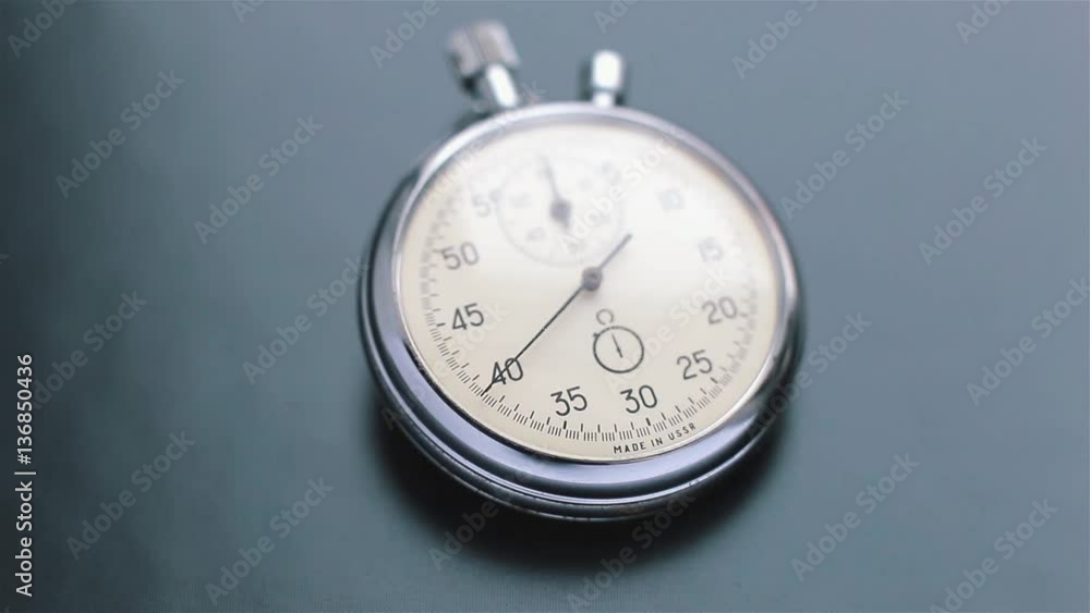 Video showing close-up chronograph in action Video showing close-up chronograph in action