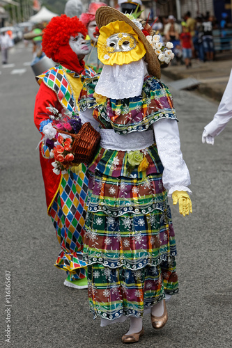 Belle robe et beau déguisement au carnaval de Cayenne en Guyane française