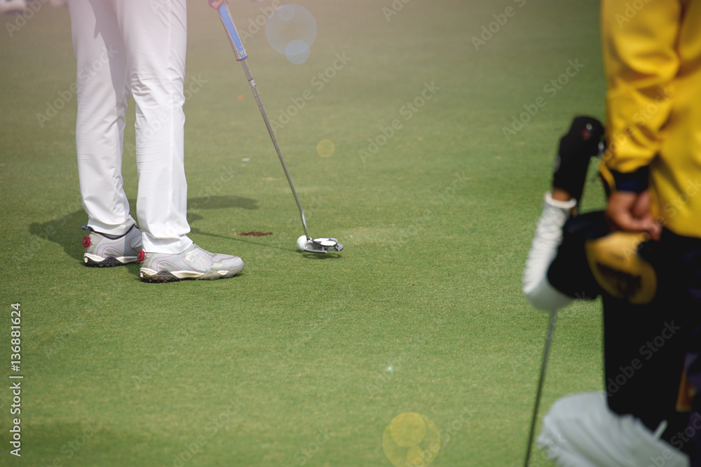 Fototapeta premium Women's golf is a sport that requires endurance.