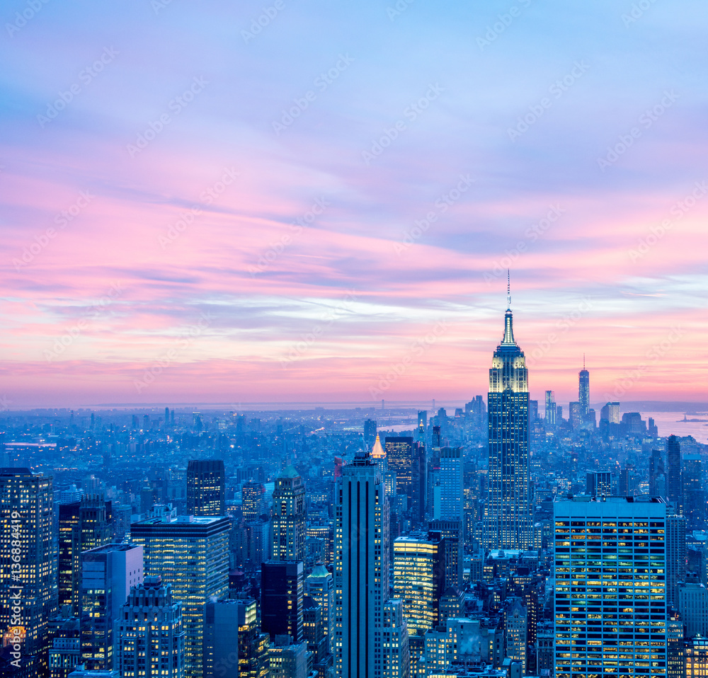 Naklejka premium View of New York Manhattan during sunset hours