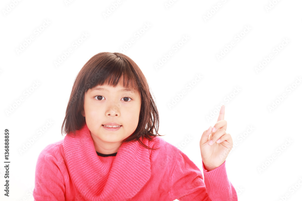指示する笑顔の女の子 指示する笑顔の女の子