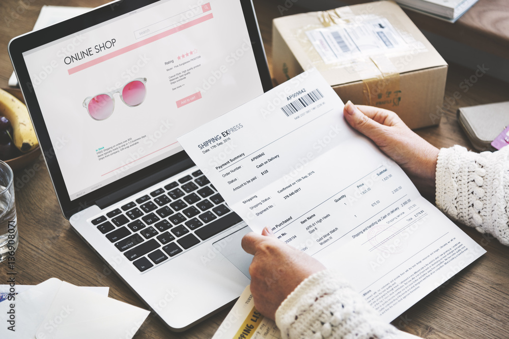 Obraz premium Online Shopping Purchase Connection Website Concept