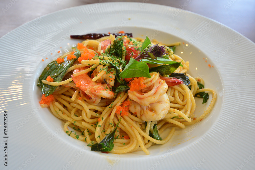 Shrimp spaghetti with dried chilly and shrimp.