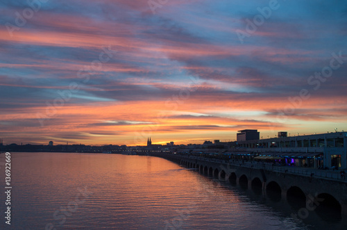 Couchers de soleil sur Bordeaux © Roseline
