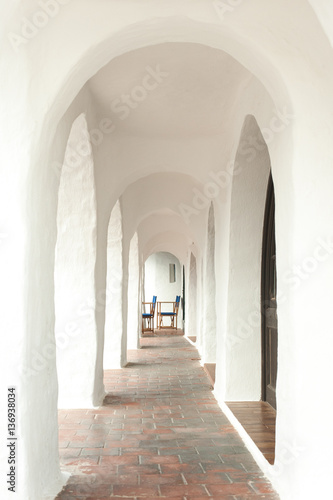 white corridor in ciutat vella