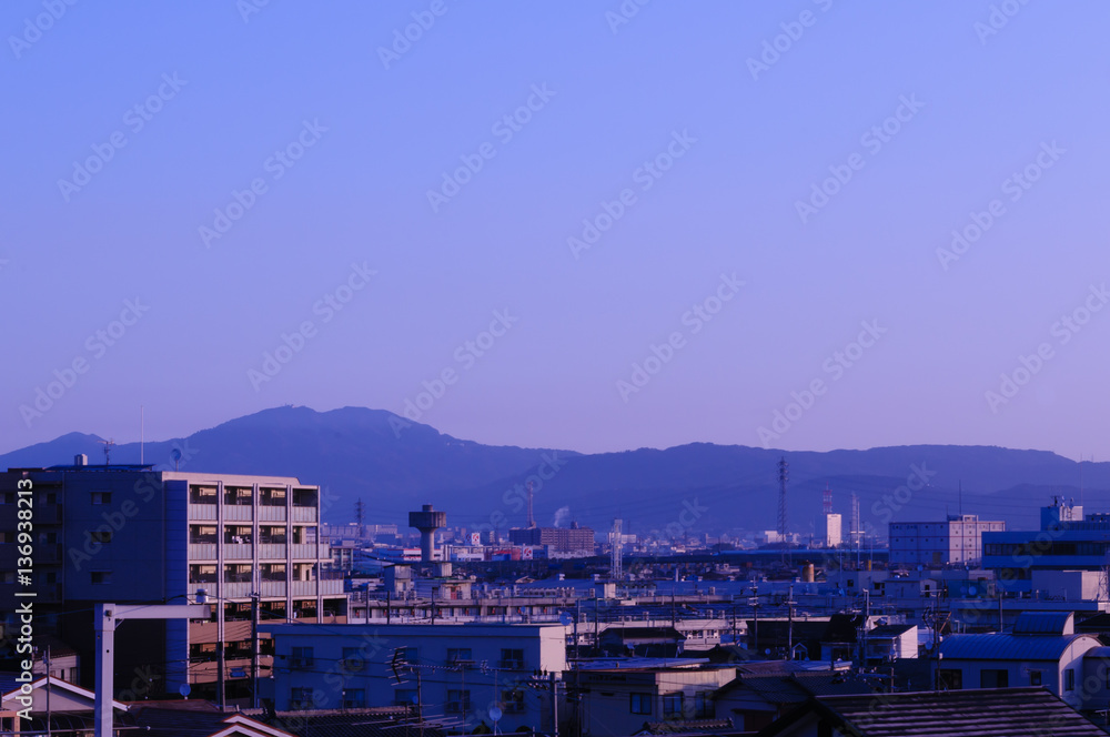 Skyline in the early morning_早朝のスカイライン(1)